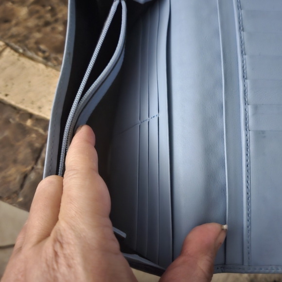 Gucci Microguccisimo  Leather Continental Flap Wallet in mineral blue - Picture 10 of 13